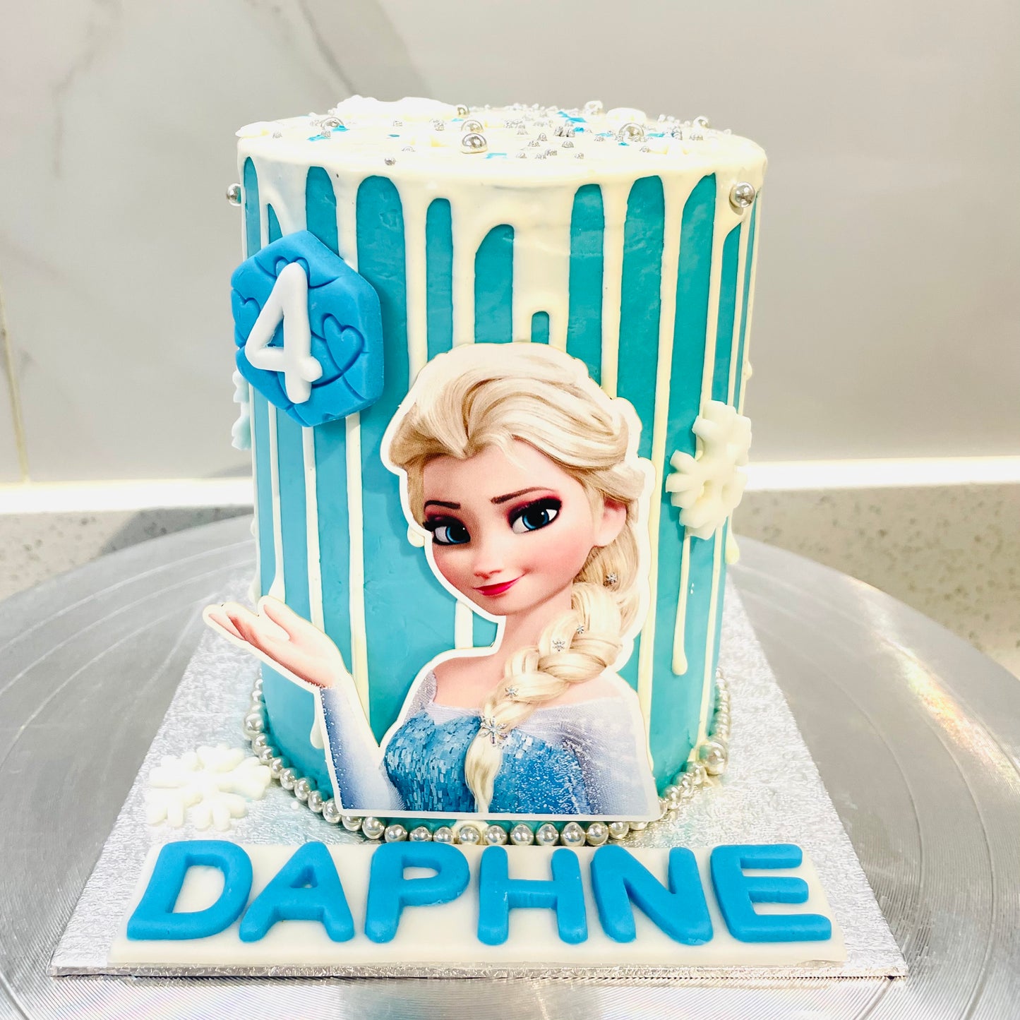 MacyM’s Custom-made Buttercream Cakes