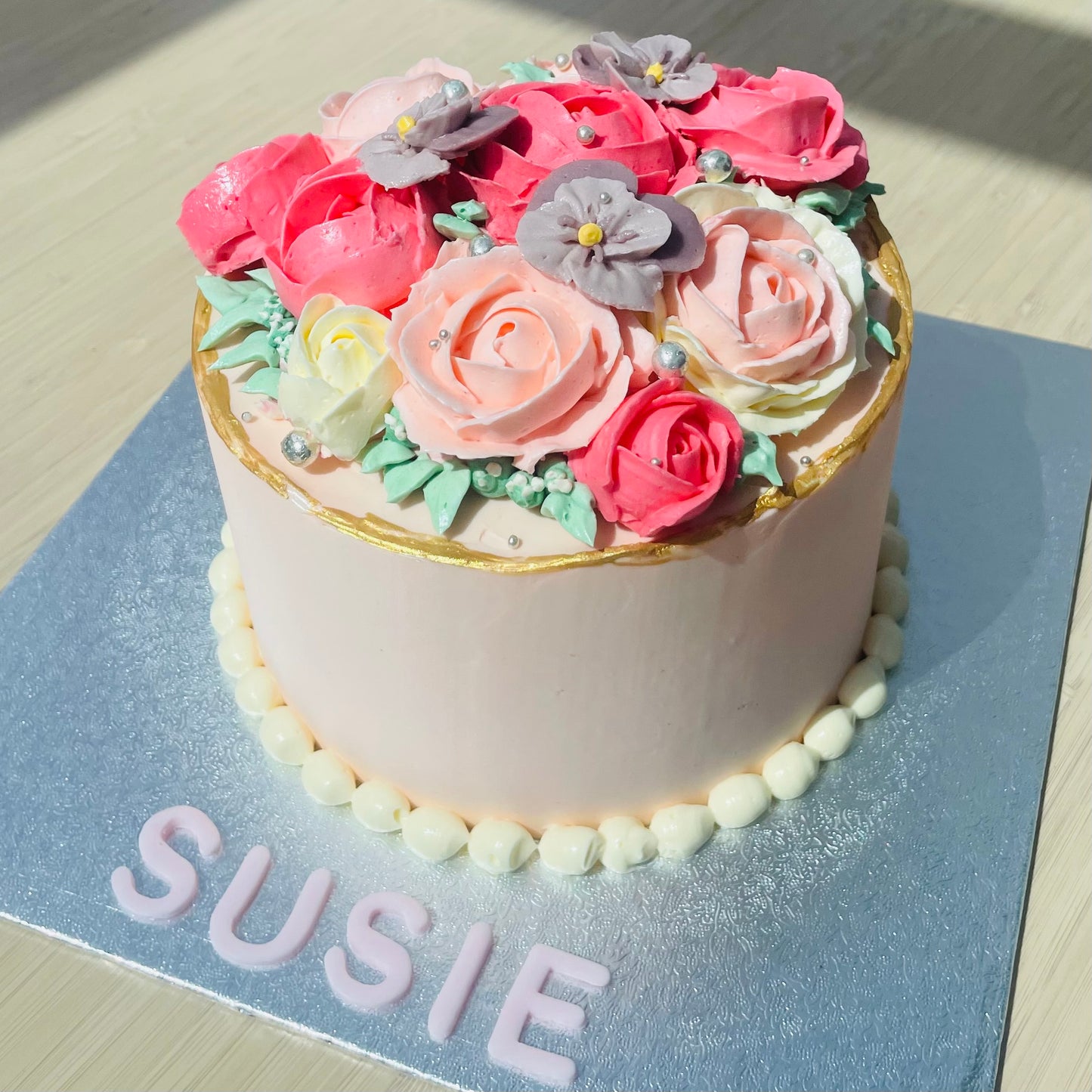MacyM’s Custom-made Buttercream Cakes